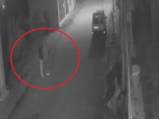 Hatay’da park halindeki motosiklet hırsızları kamerada: Şüpheliler yakalandı