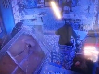 İstanbul'da balıkçının asma tavanı bebekli ailenin üzerine düştü: Doğal afet denildi