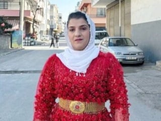 Mersin’de silahlı çatışmada hayatını kaybeden 3 çocuk annesi için adalet çağrısı