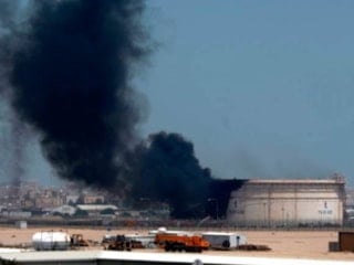 İran, Kuveyt'in Mina el-Ahmadi petrol rafinerisini İHA ile vurdu