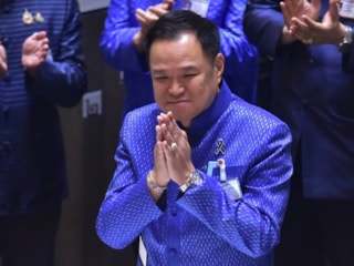 Tayland’da bir ilk: Charnvirakul yeniden başbakan