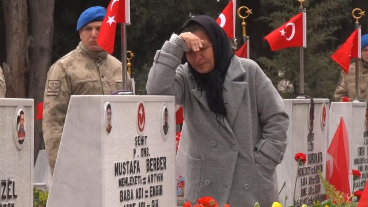 Edirnekapı Şehitliği’nde bayram öncesi hüzünlü anlar