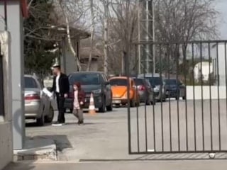 Bursa'da alıkonulduğu yerden kurtarılan çocuk annesiyle buluştu