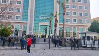 Antalya Büyükşehir Belediyesi davasında tahliye edilen 3 sanık hakkında yakalama kararı