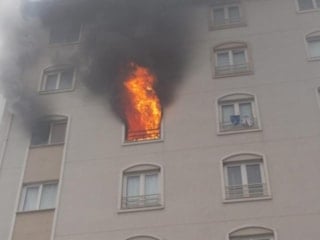 Bursa'da 8 katlı binada yangın