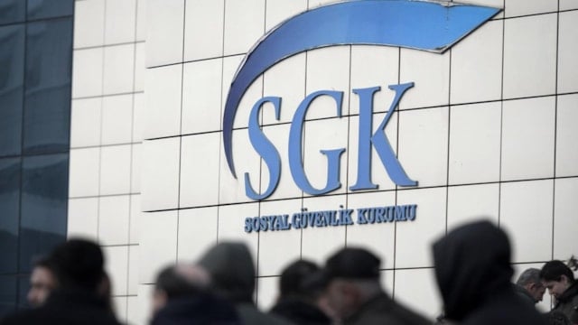 SGK'dan 'sahte bayram ikramiyesi mesajı' uyarısı