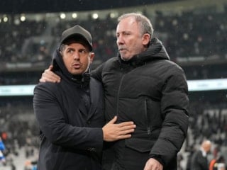 Sergen Yalçın, Emre Belözoğlu’na karşı ilk kez kazandı