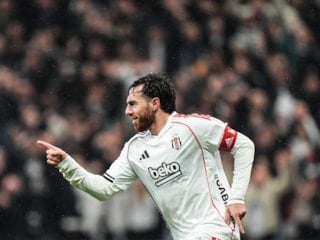 Orkun Kökçü, gollerine devam ediyor