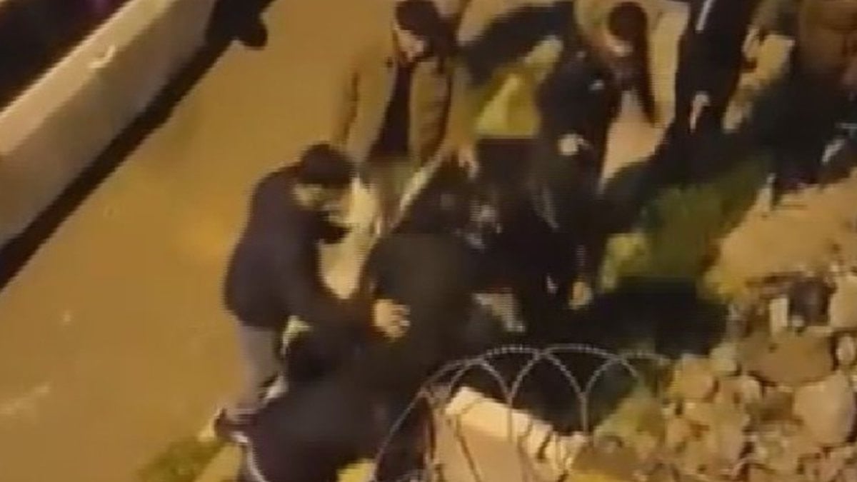İstanbul Bağcılar'da saldırgan grup, polisi görünce kaçtı