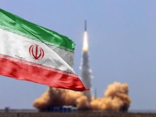 İran ilk kez Nasrallah füzesini kullandı