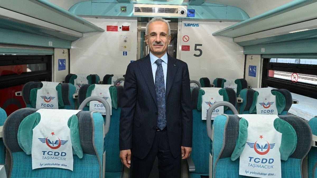 Abdulkadir Uraloğlu: Sakarya'daki Türkiye'nin ilk hızlı tren fabrikasının yapımında yüzde 55 ilerleme sağlandı