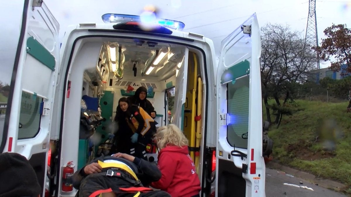 TEM Otoyolu'nda kaza yapan araca başka bir araç çarptı