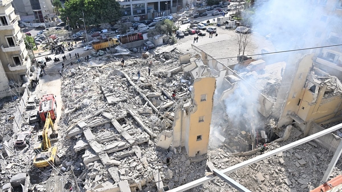 Lübnan'ın başkenti Beyrut'ta patlama sesleri duyuldu