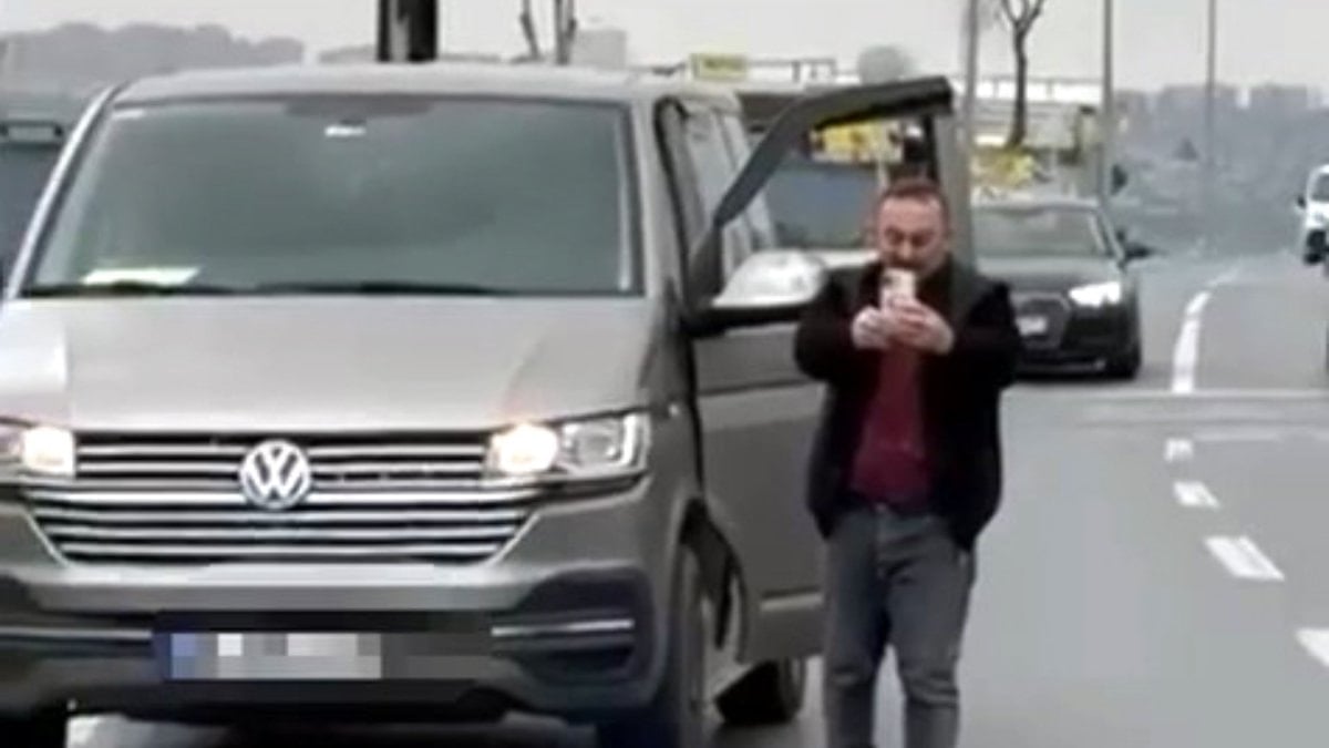 İstanbul'da keserli trafik kavgası kamerada