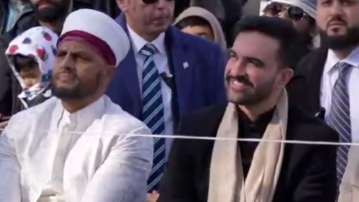 New York Belediye Başkanı Zohran Mamdani, Brooklyn’de bayram namazı kıldı