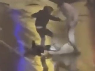 Kocaeli'de cadde ortasında tekme ve yumruklarla darbedildi