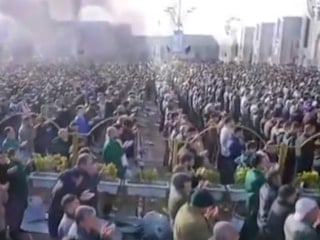 Meşhed İmam Rıza Türbesi'nde bayram namazı