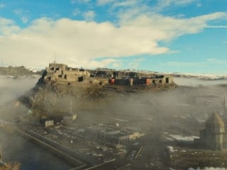 Kars Kalesi sis bulutları arasında görsel şölen oluşturdu