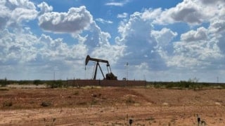 ABD akaryakıt fiyatları geçen aya göre yüzde 30'un üzerinde arttı