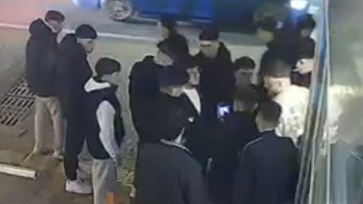 Bursa'da sokak ortasında kavga kamerada