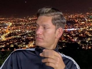 Sakarya'da bariyerlere çarpan otomobilin sürücüsü hayatını kaybetti