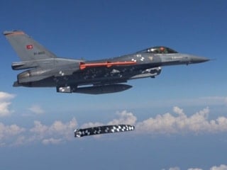 Milli seyir füzesi SOM-J hedefi tam isabetle vurdu