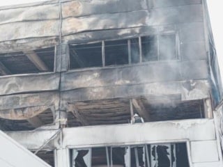 Güney Kore'de fabrikada yangın