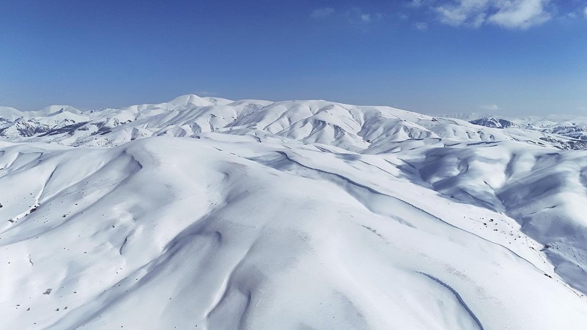 Bayburt'a kış geri döndü: 2 metre kar oluştu