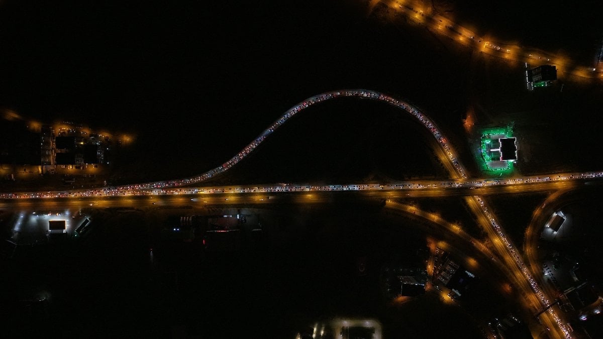 43 ilin geçiş noktasında tatilcilerin dönüş yolculuğu sürüyor