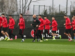 Uğurcan Çakır ve Barış Alper Yılmaz antrenmana çıkmadı