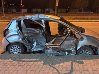 Erzincan’da iki otomobil çarpıştı: 1’i ağır 3 yaralı