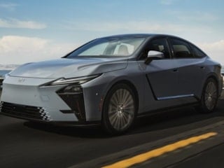 Lexus, ilk tamamen elektrikli versiyonlarıyla ES modelini piyasaya sürdü