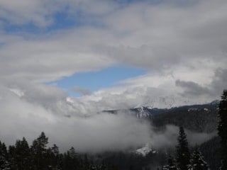 Kastamonu'nun yüksek kesimlerinde görüş mesafesi sis sebebiyle 50 metreye düştü