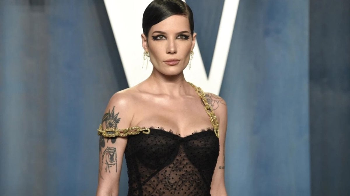Halsey'den Türkçe bayram mesajı geldi