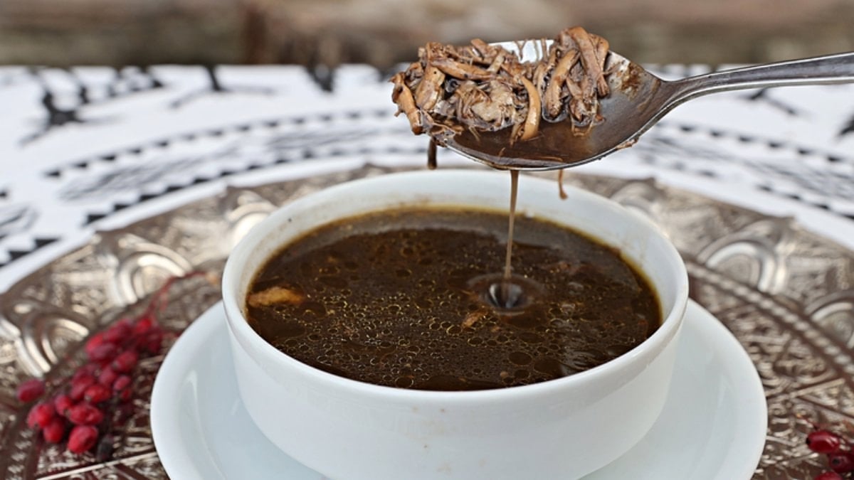 Ağaları iyileştiriyor: Tescilli "Kara Çorba" tarifi