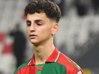 Adem Yeşilyurt Fenerbahçe'ye imza attı, formayı kaptırdı