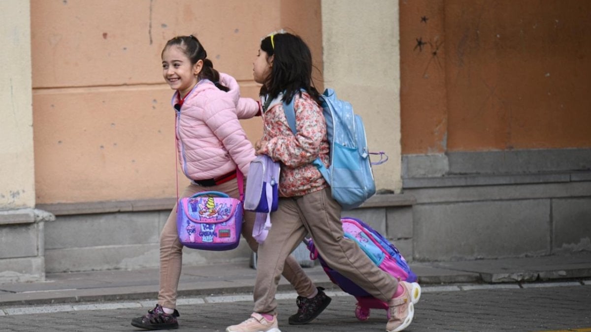 Ara tatil sona erdi: Öğrenciler yarın ders başı yapıyor