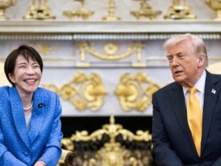 Japonya Başbakanı Takaiçi, Trump'a yaptığı şirinliklerle gündemde