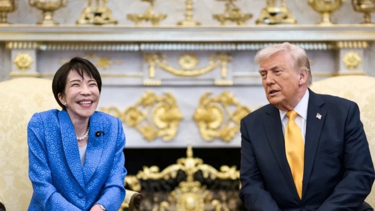 Japonya Başbakanı Takaiçi, Trump'a yaptığı şirinliklerle gündemde