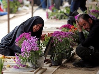 İran'da bayram dolayısıyla mezarlık ziyaretleri yapıldı