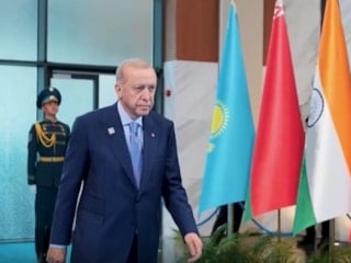 AK Parti'den "Türkiye Emin Ellerde" paylaşımı