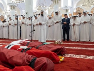 Katar'da düşen uçakta şehit olanlar için cenaze namazı kılındı