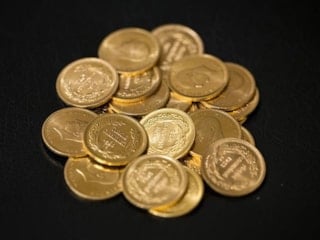 Altın yeni haftaya düşüşle başladı
