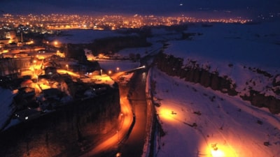 Baharın ortasında karla kaplanan Murat Kanyonu, drone'la gece ve gündüz görüntülendi