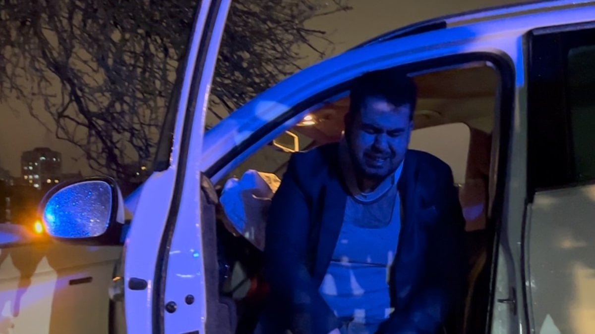 Tekirdağ'da tarlaya giren otomobil ağaca çarptı: Sürücü gözyaşlarını tutamadı