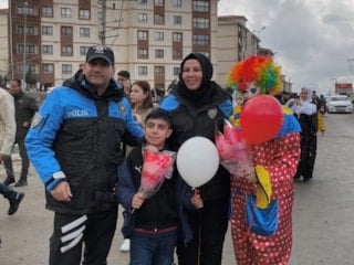 Şırnak’ta Nevruz coşkusu: Polis çocuklara pamuk şeker ve balon dağıttı