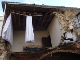 Batman'da sağanak yüzünden ev çöktü