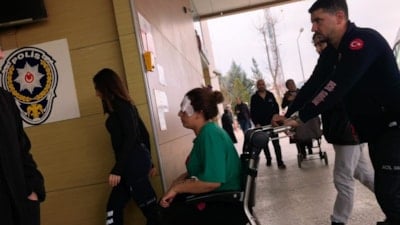 Bursa'da komşular arasında bıçaklı sopalı kavga: 2 yaralı