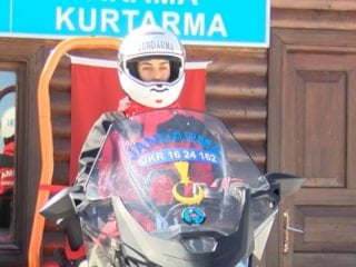 Bursa'da tatilcilerin güvenliği Eda Astsubay'a emanet