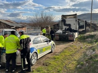 Elazığ'da 'dur' ihtarına uymayan alkollü sürücüye 450 bin lira ceza uygulandı